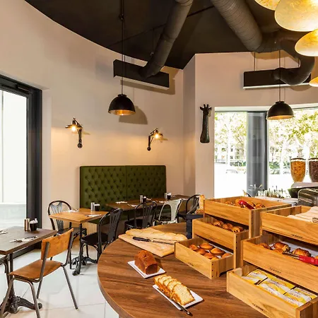 Ibis Styles Paris La Defense Hotel 3*