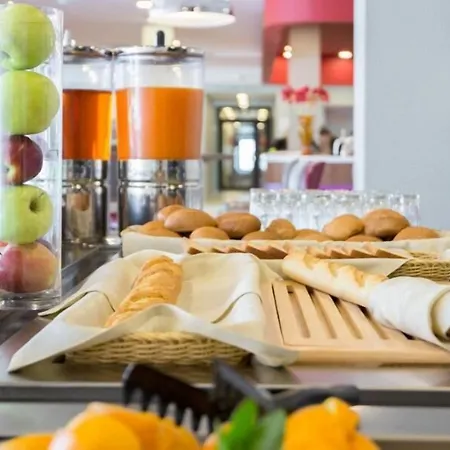 فندق Ibis Styles Paris La Defense 3*