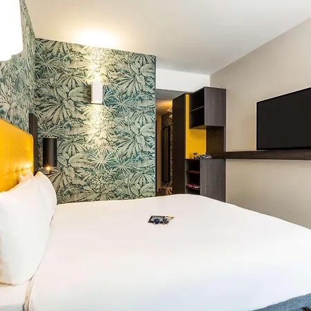 Ibis Styles Paris La Defense فندق بيتّو