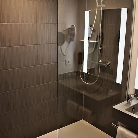 Ibis Styles Paris La Defense فندق 3*