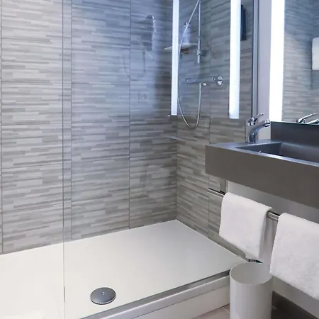 Ibis Styles Paris La Defense فندق 3*