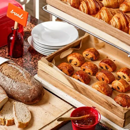 فندق Ibis Styles Paris La Defense 3*