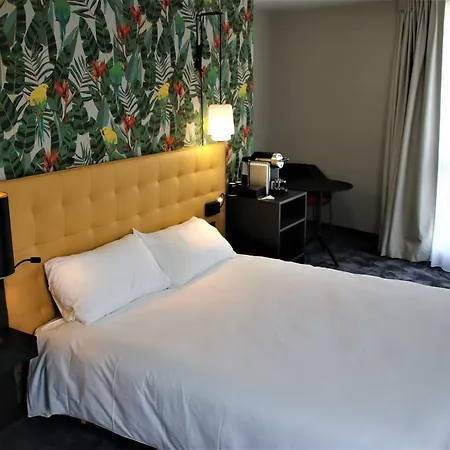 Ibis Styles Paris La Defense 3*