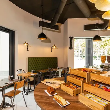 Ibis Styles Paris La Defense Hotel 3*
