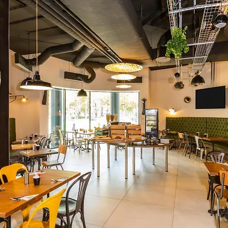 Ibis Styles Paris La Defense بيتّو